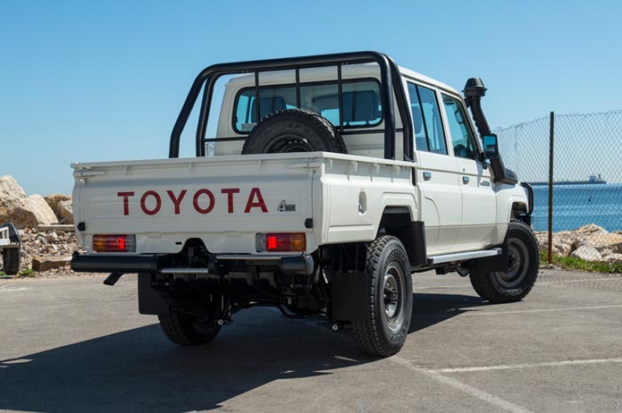 toyota land cruiser 79 accessories