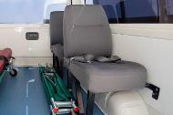 Ambulance Hiace avec sièges pour auxiliaires ambulanciers